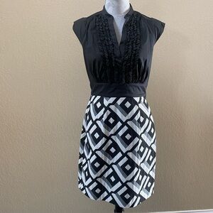 Max & Cleo Chevron Ruffle Dress – NWT – Black White Gray – Side Zipper – Size 6